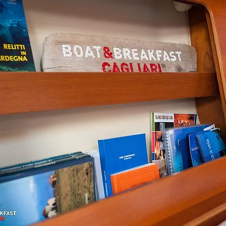 Boat & Breakfast *