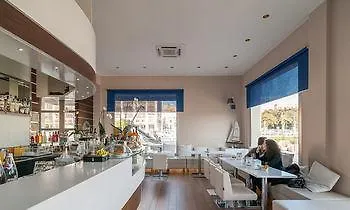 Πλωτό κατάλυμα Boat & Breakfast