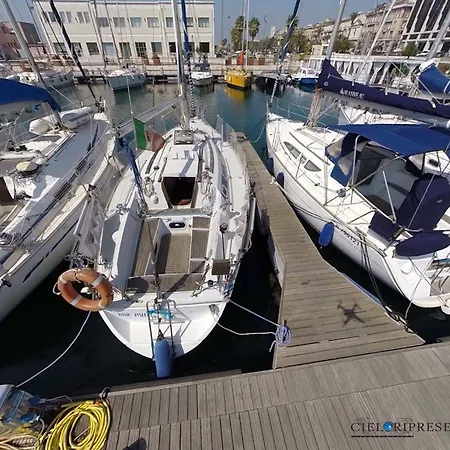 Boat & Breakfast Πλωτό κατάλυμα Κάλιαρι